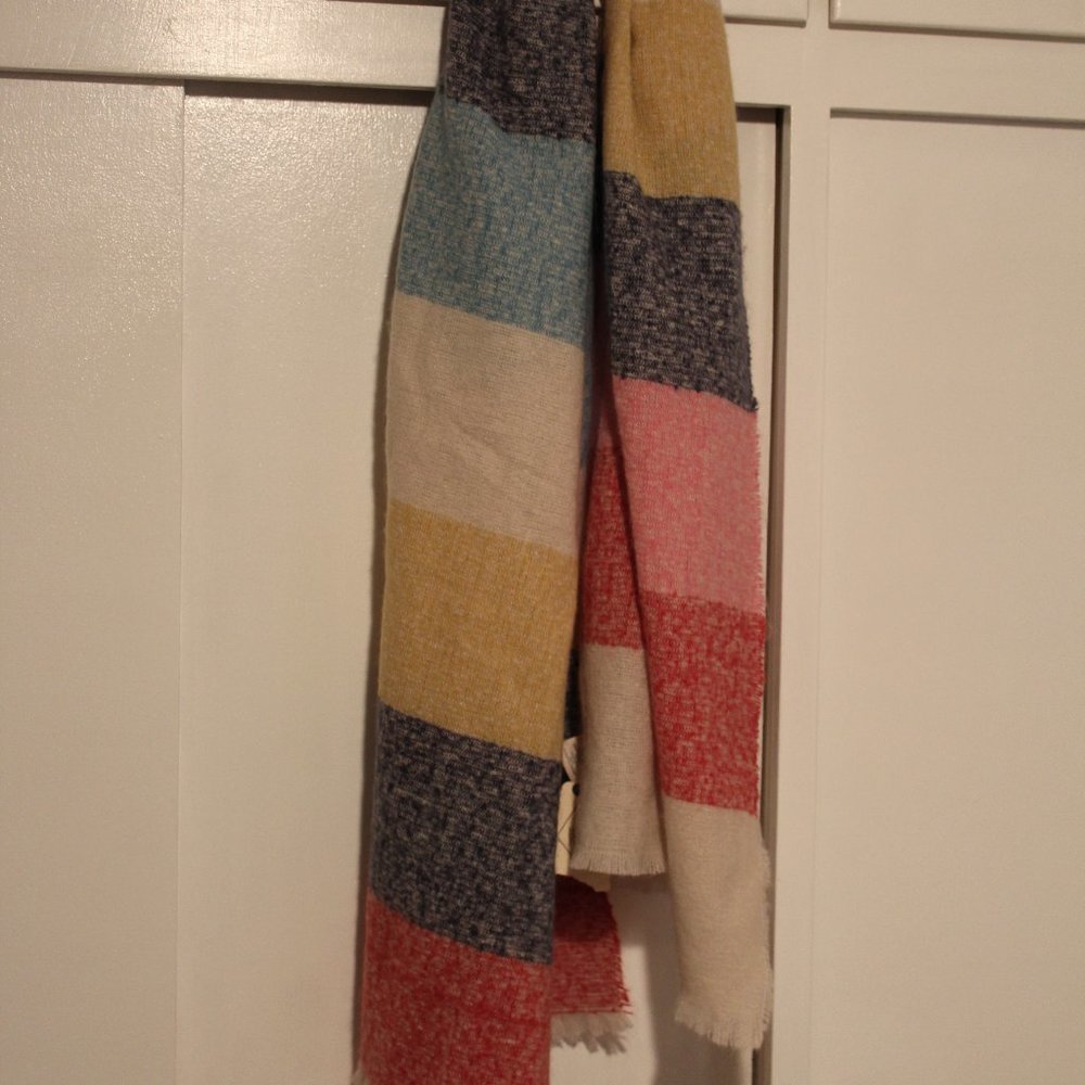 ST. John's Bay Scarf